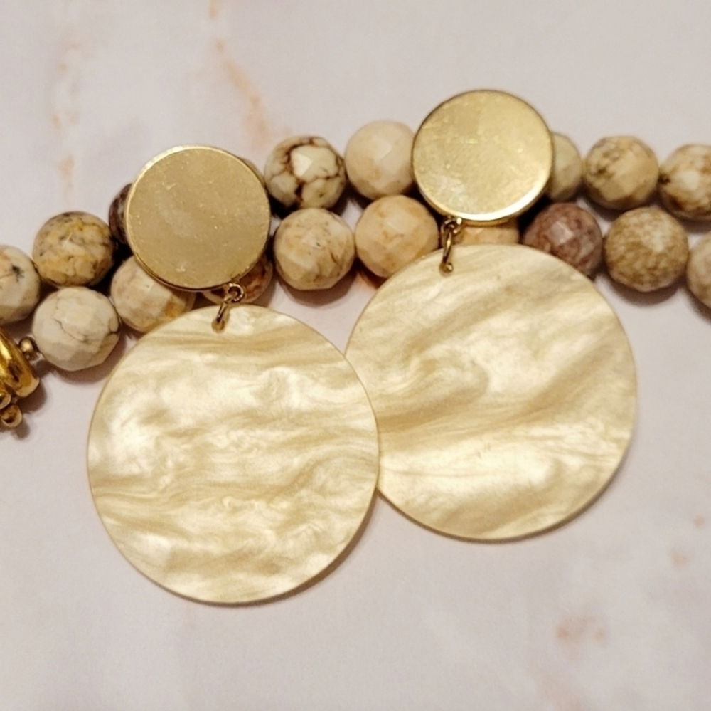 NWT Large Round Cream Acrylic Gold Drop Earrings